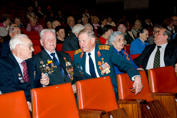 В Великом Новгороде 9 мая ветераны и дети войны споют любимые военные песни
