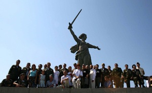 На поле танки гремели — история песни